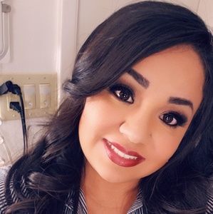 Meet your Posher, Adriana